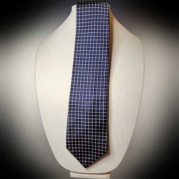 Tommy Hilfiger tie with blue background and silver and gold accents - Picture 1 of 5
